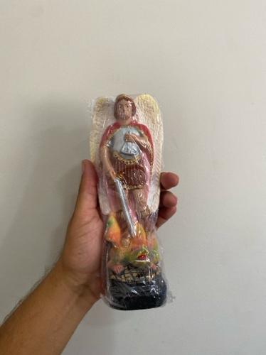 Arcanjo Miguel Asas Fechadas 20cm