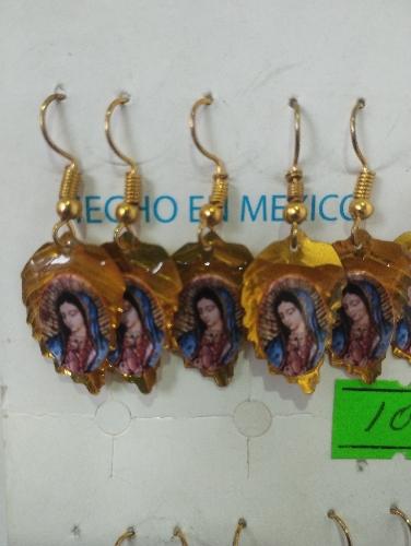 Aretes Virgen de Guadalupe en pares