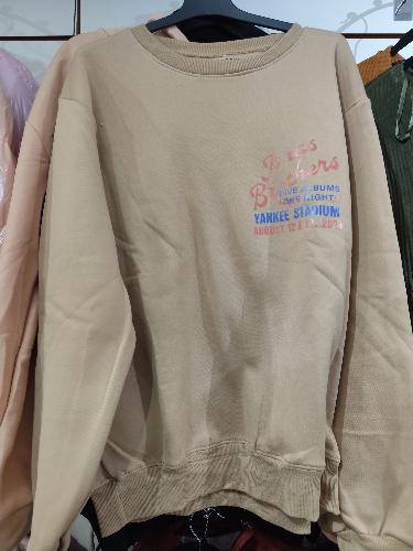 Buzo c diseño en espalda