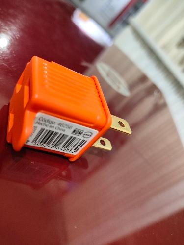 Adaptador 3 a 2 naranja
