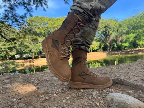 Bota tipo desierto ultra liviana