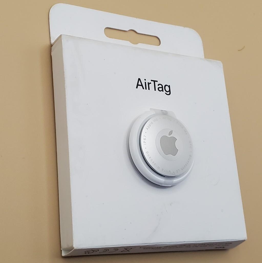 Miniatura 2 de Apple AirTag. Mantén un seguimiento y encuentra tus llaves, cartera, equipaje, mochila y más. Configuración sencilla de un solo toque con iPhone o iPad