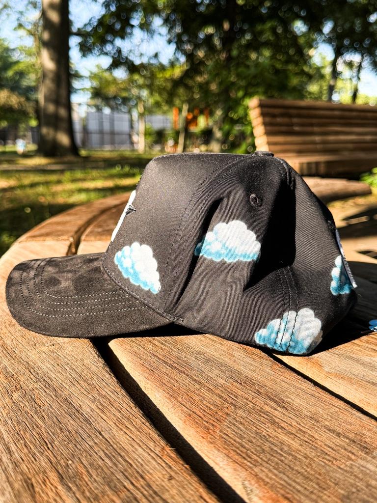 Miniatura 3 de DANDY HATS X JUNIOR H X “DÍAS NUBLADOS”