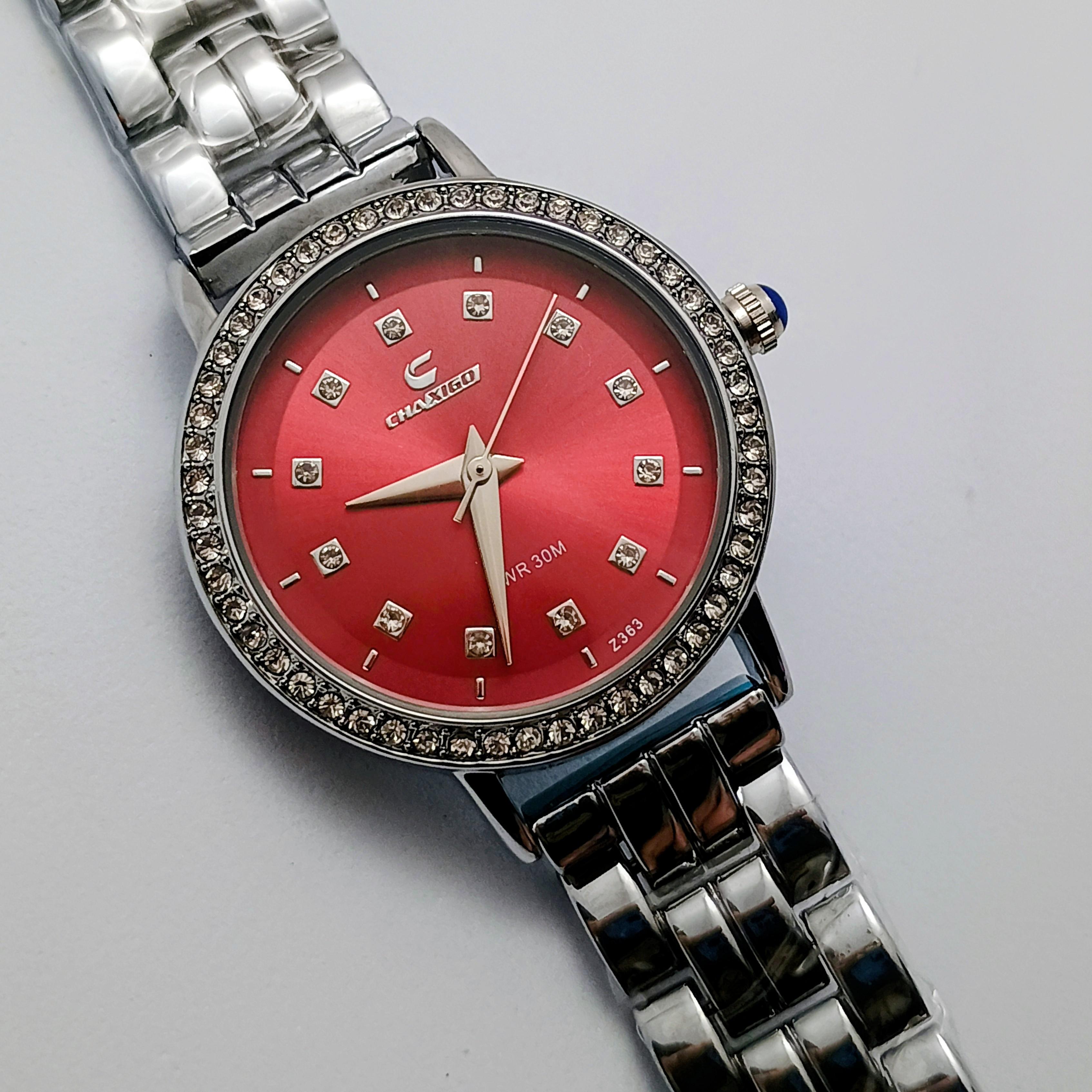 Miniatura 3 de Elegante reloj rojo pasión