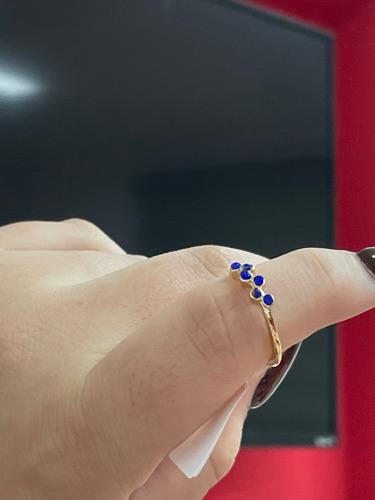 Anillo dorado con azul