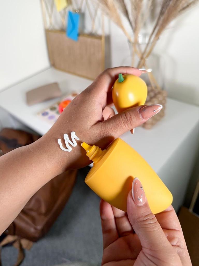 Miniatura 3 de 2x$5 Crema Hidratante para manos con aroma a manzana y mango