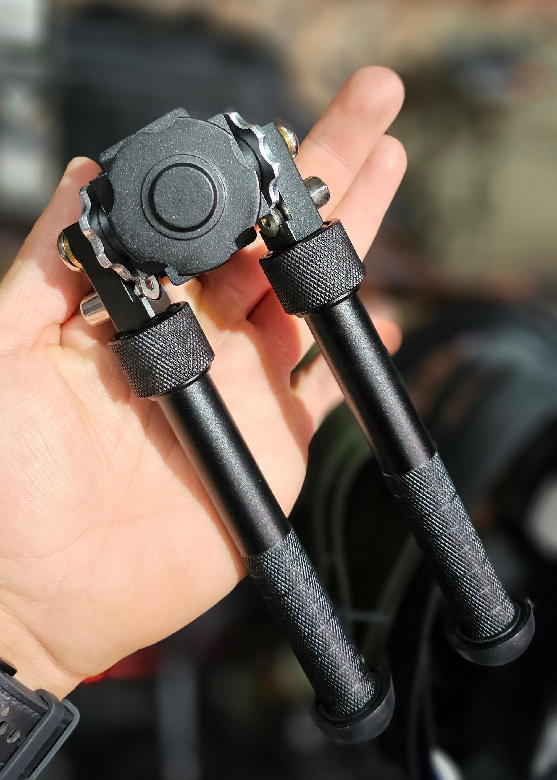 Miniatura 2 de Bipode metálico V8