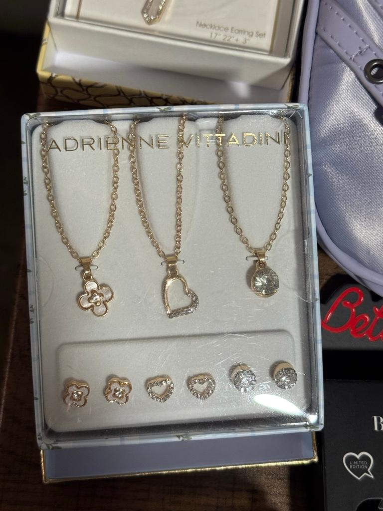 ADRUENNE VITTADINI - 3 SET DE COLLAR Y ARETTES