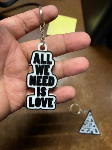 Llavero All We Need is Love