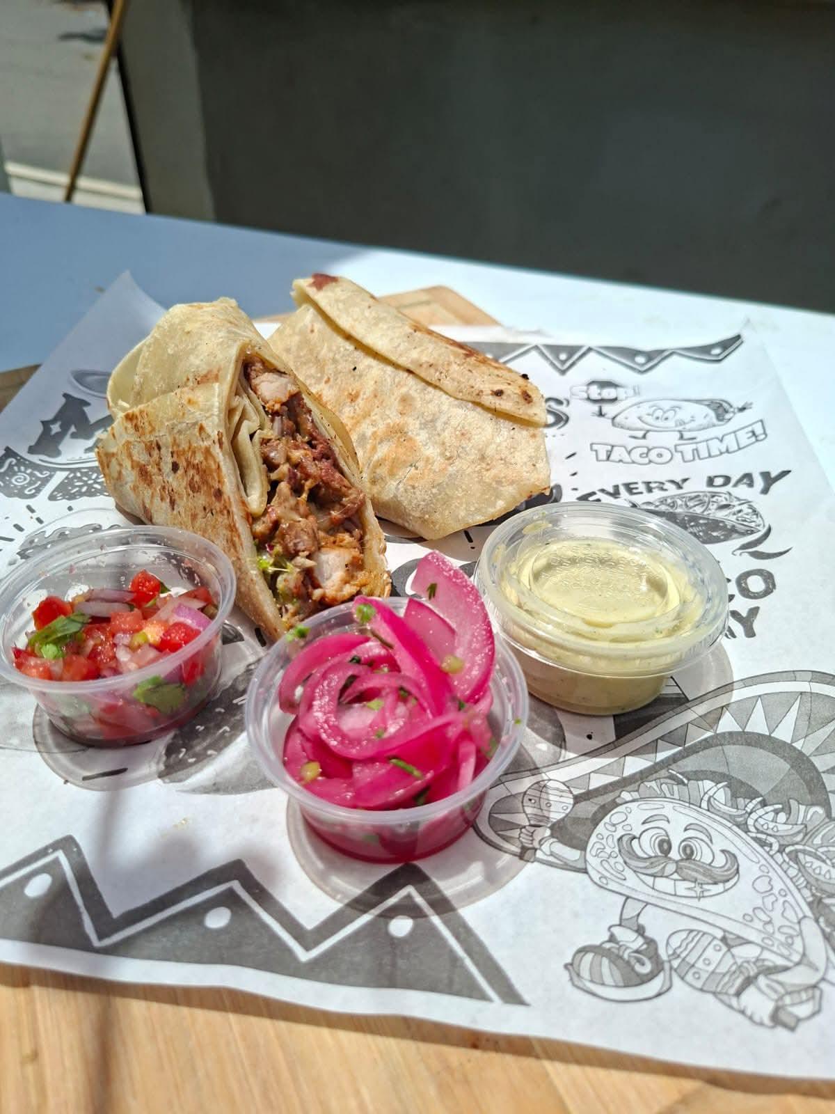 Burrito legendario de pechuga empanizada