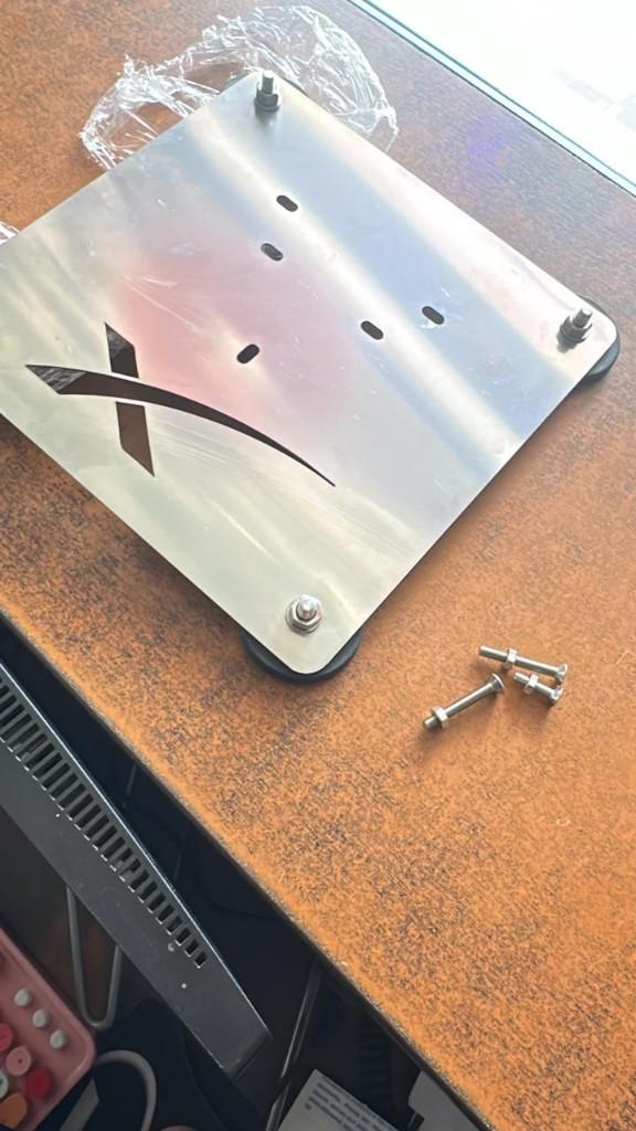 Soporte metálico magnético Starlink