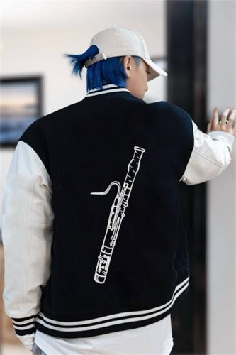 Chaqueta americana con instrumento