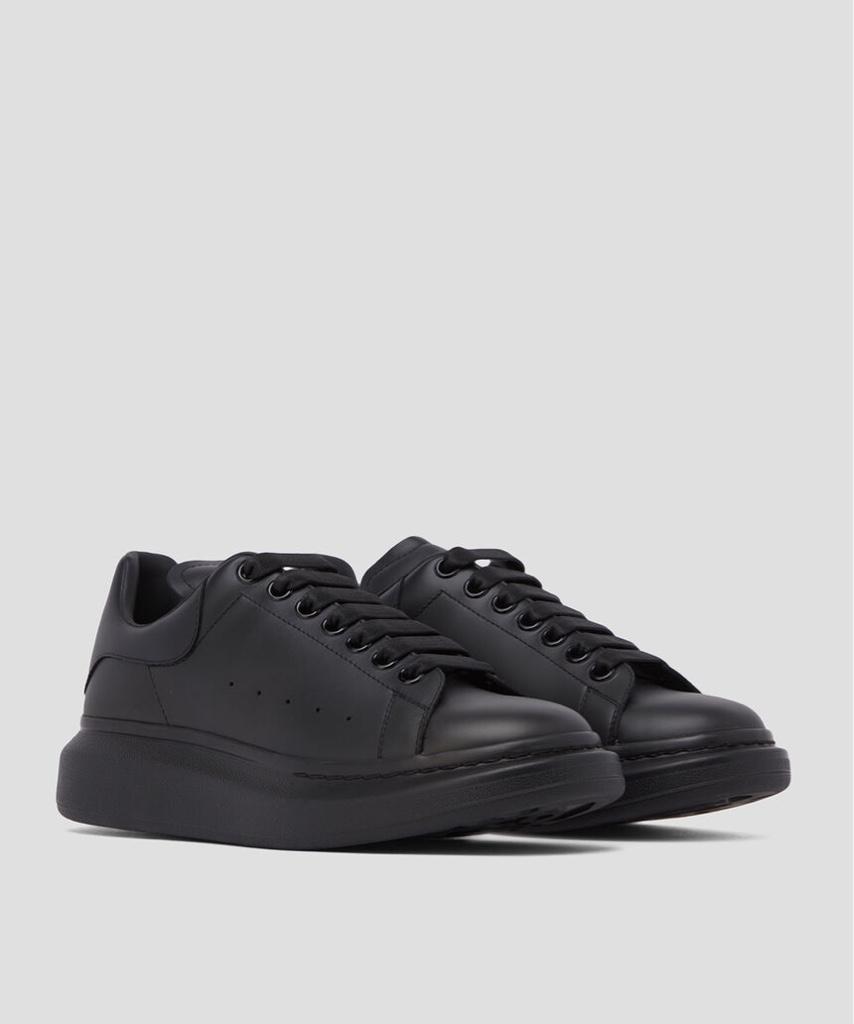 .Alexander McQueen