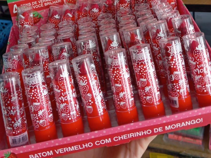 Batom com cheirinho de morango