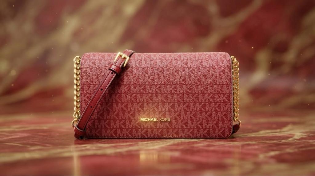 Jet Set Medium Signature Logo Crossbody Bag