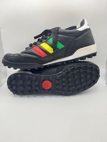 Adidas Turf negros líneas de colores