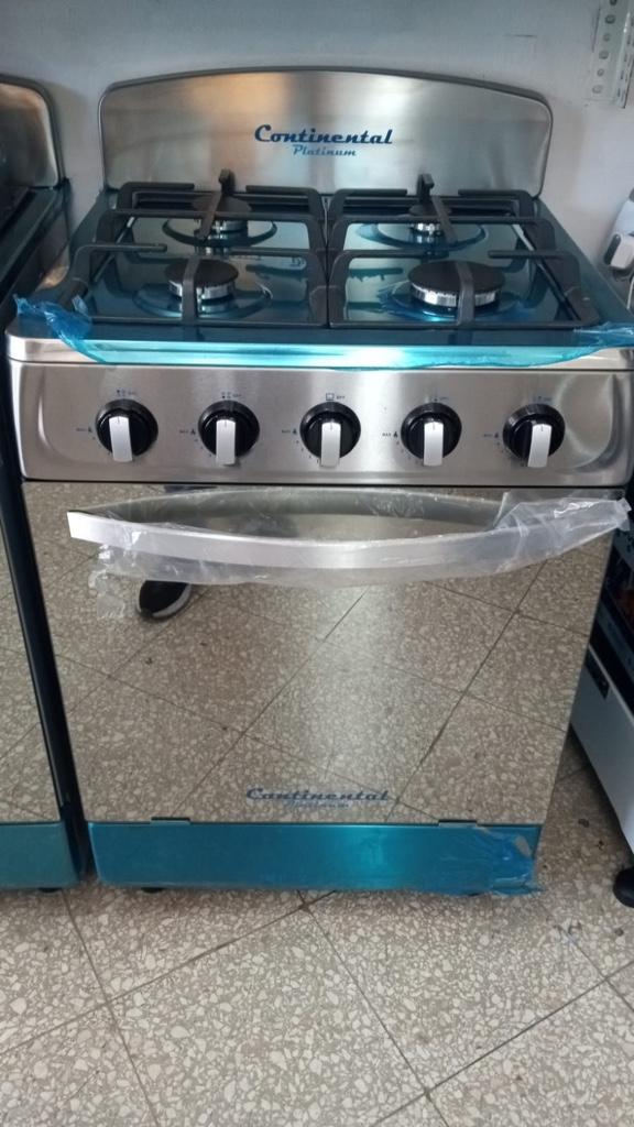 Estufa Continental de 4 hornillas de 24”