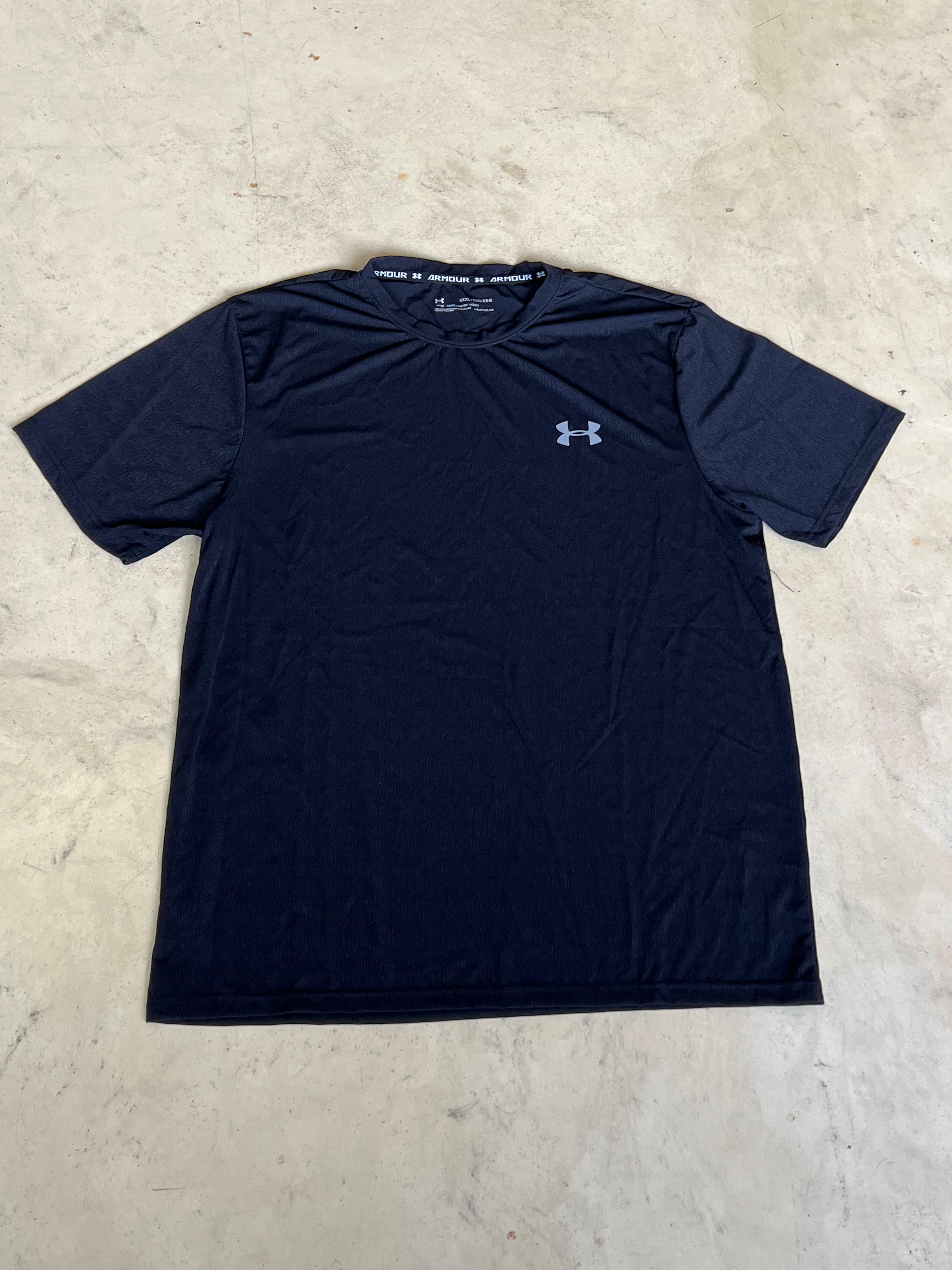 Deportiva Under Armour negra