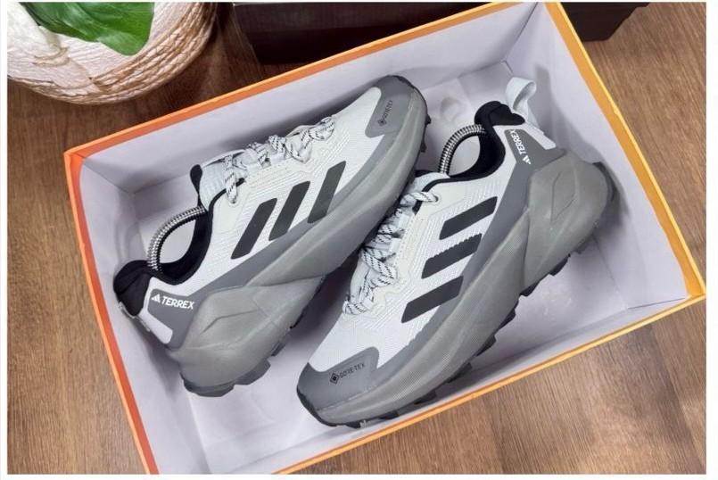 ADIDAS TERREX GRIS CLARO Y OSCURO