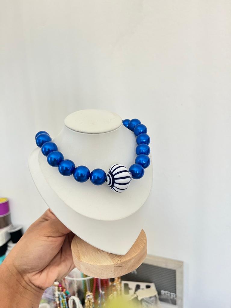 Collar azul cuentas grandes