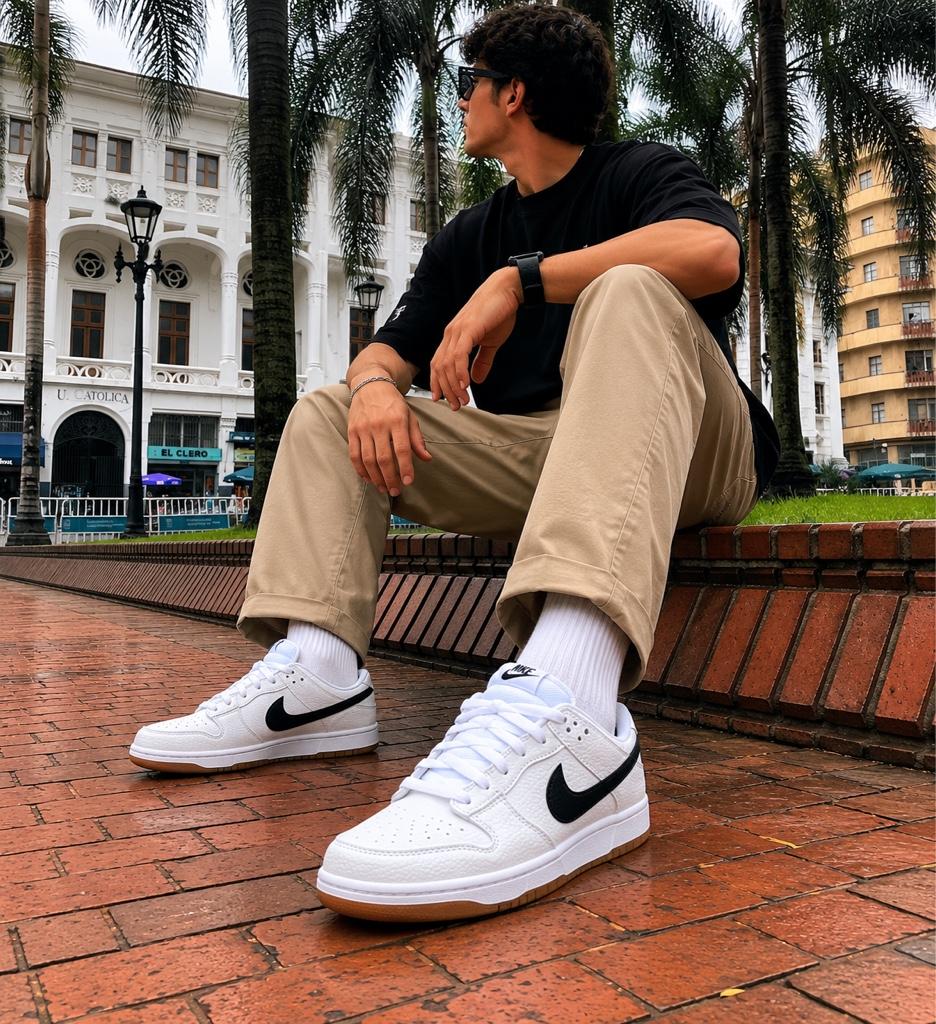 NIKE SB DUNK B/N