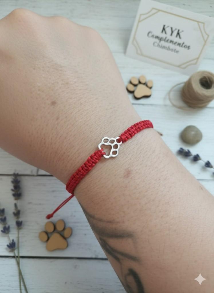 Pulseras tejidas variadas