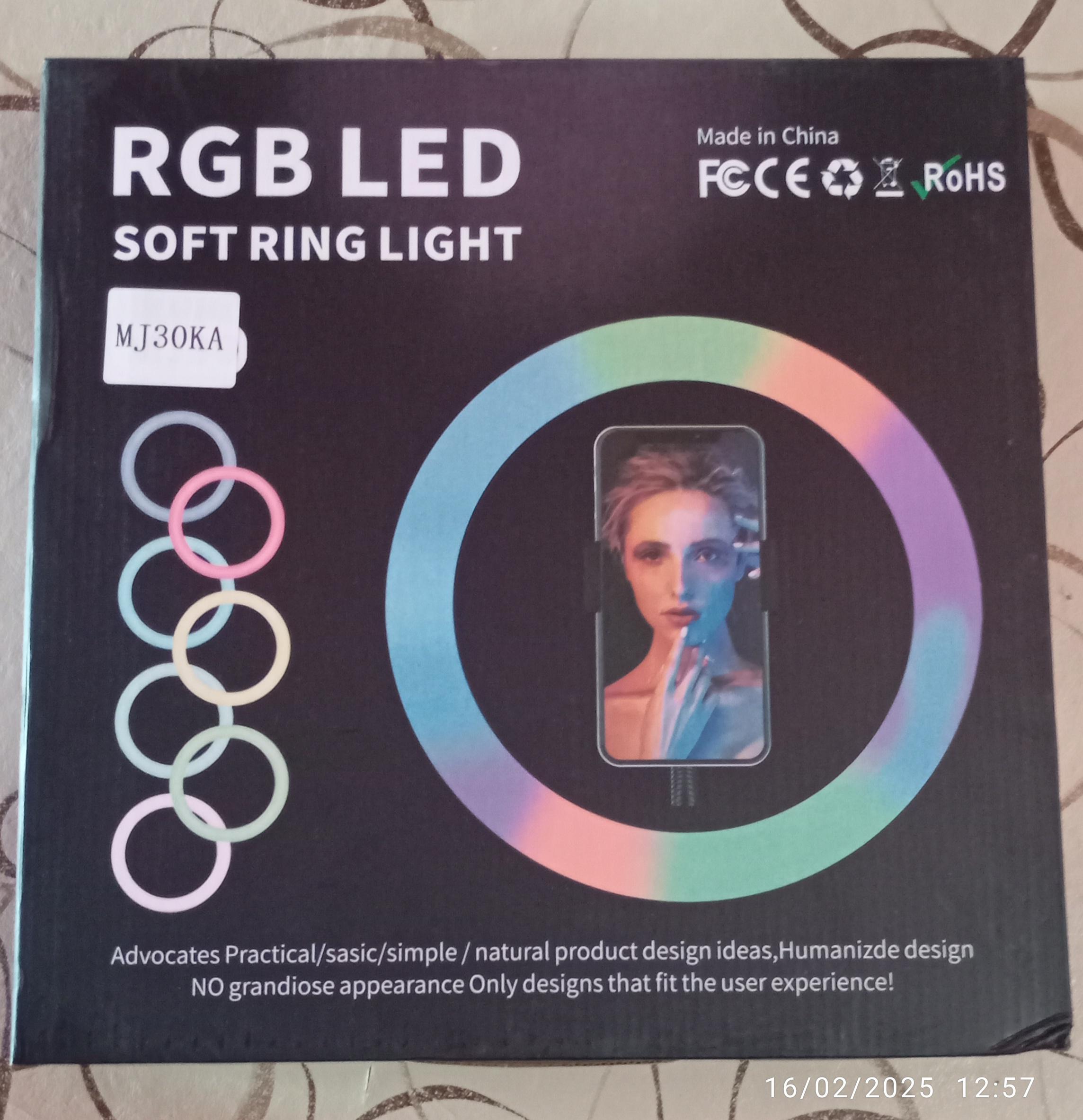 ARO LED 14" RGB + TRIPODE SELFI