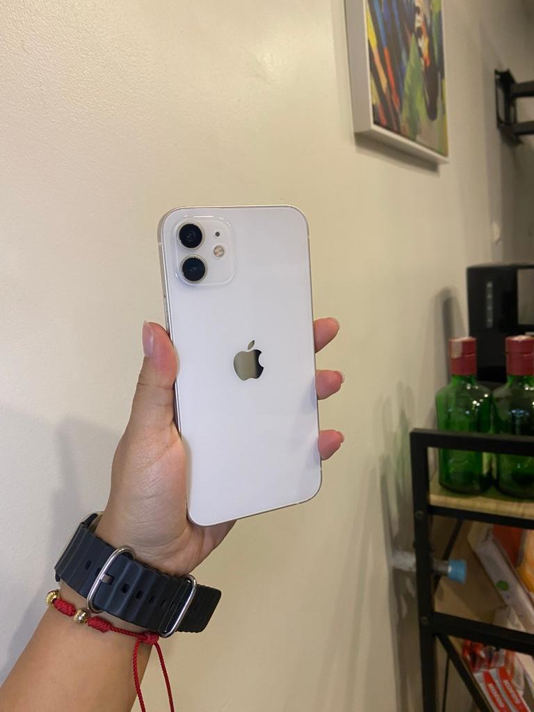 iPhone 12 White