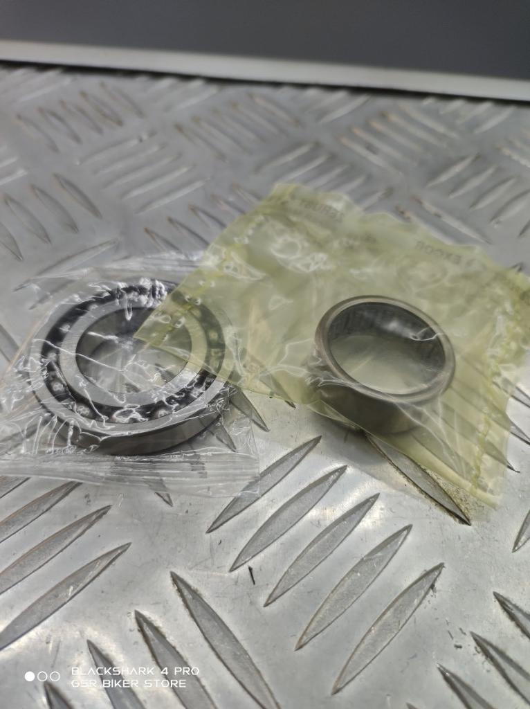 Canastilla y Rodamiento para eje selector de cambios Gsr 600