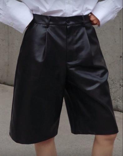 Miniatura 3 de Bermuda negra vinipiel
