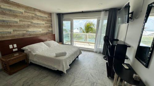 APARTAMENTOS EN SUNRISE BEACH SAI