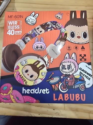 Auriculares Bluetooth diseño de LABUBU