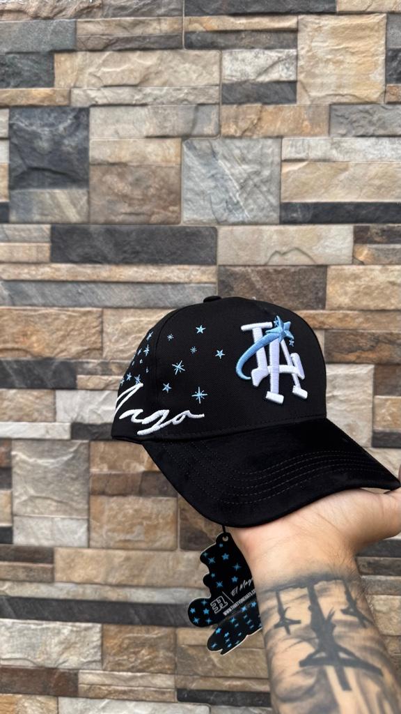 31 Hats “El Mago Azul” (Magic Club