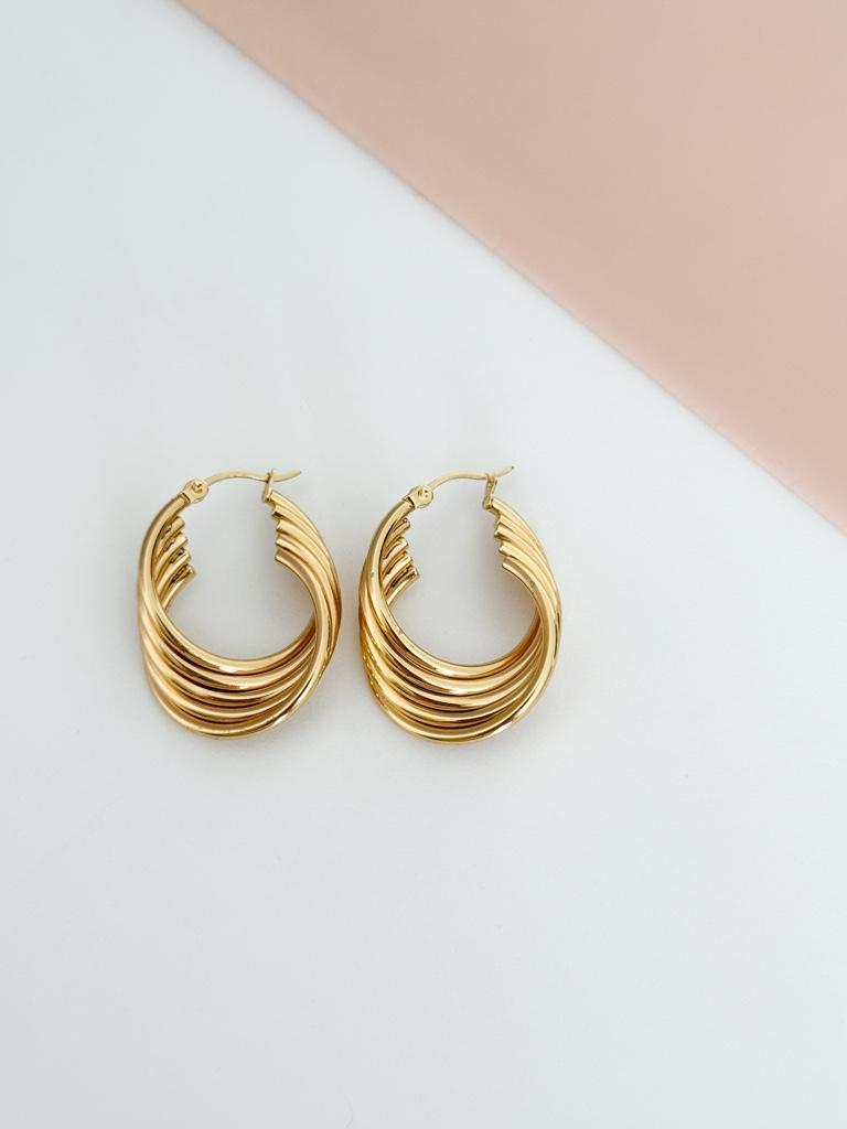 Alicia hoops