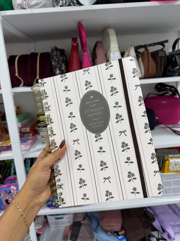 Agenda 2025-2026 con print de flores y lacitos