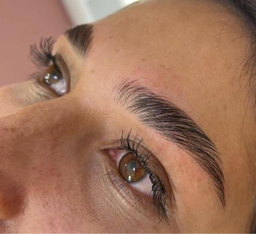 Laminado de ceja + Henna