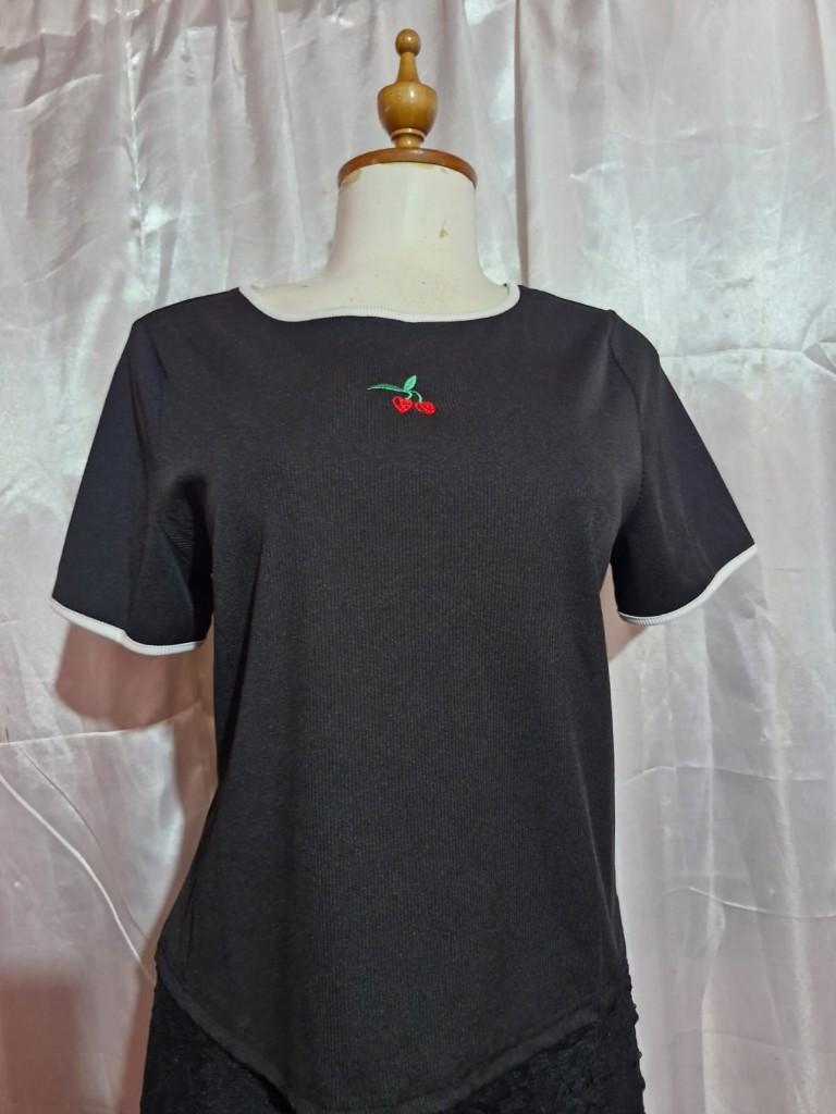 Blusa cherry oscura