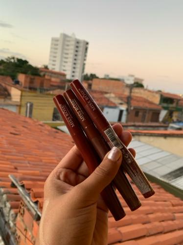 Batom 2 em 1 (lápis e batom)