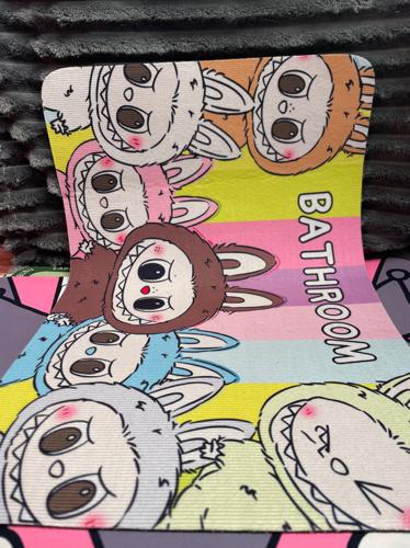 Alfombras pequeñas de Labubu