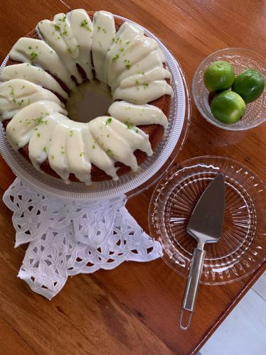 Bolo de limão com mirtilos