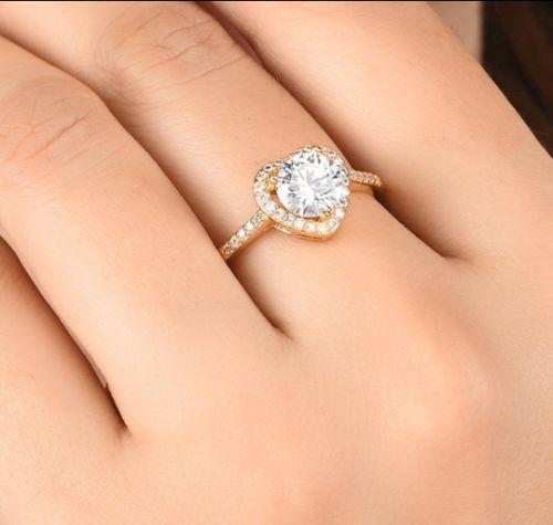 Anillo con Piedra en Forma de Corazón