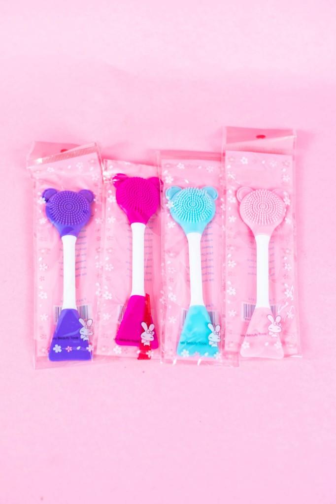 Aplicador de mascarillas con cepillo facial