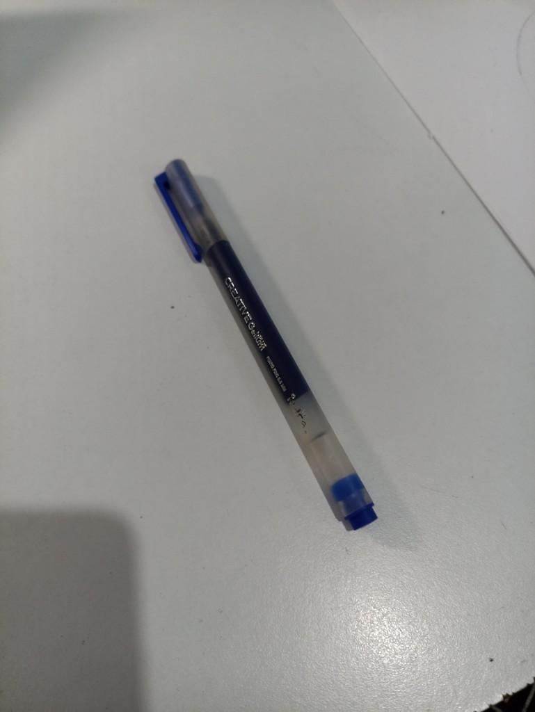 Bolígrafo de tinta china azul