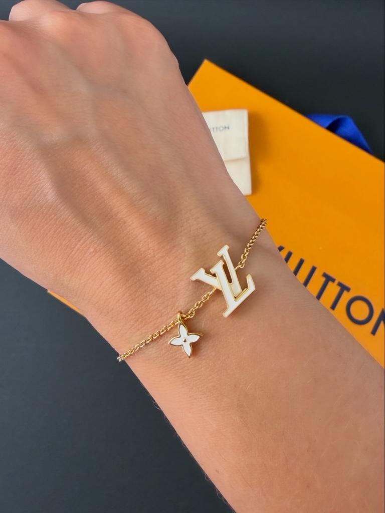 Miniatura 2 de Brazalete LV letras blancas