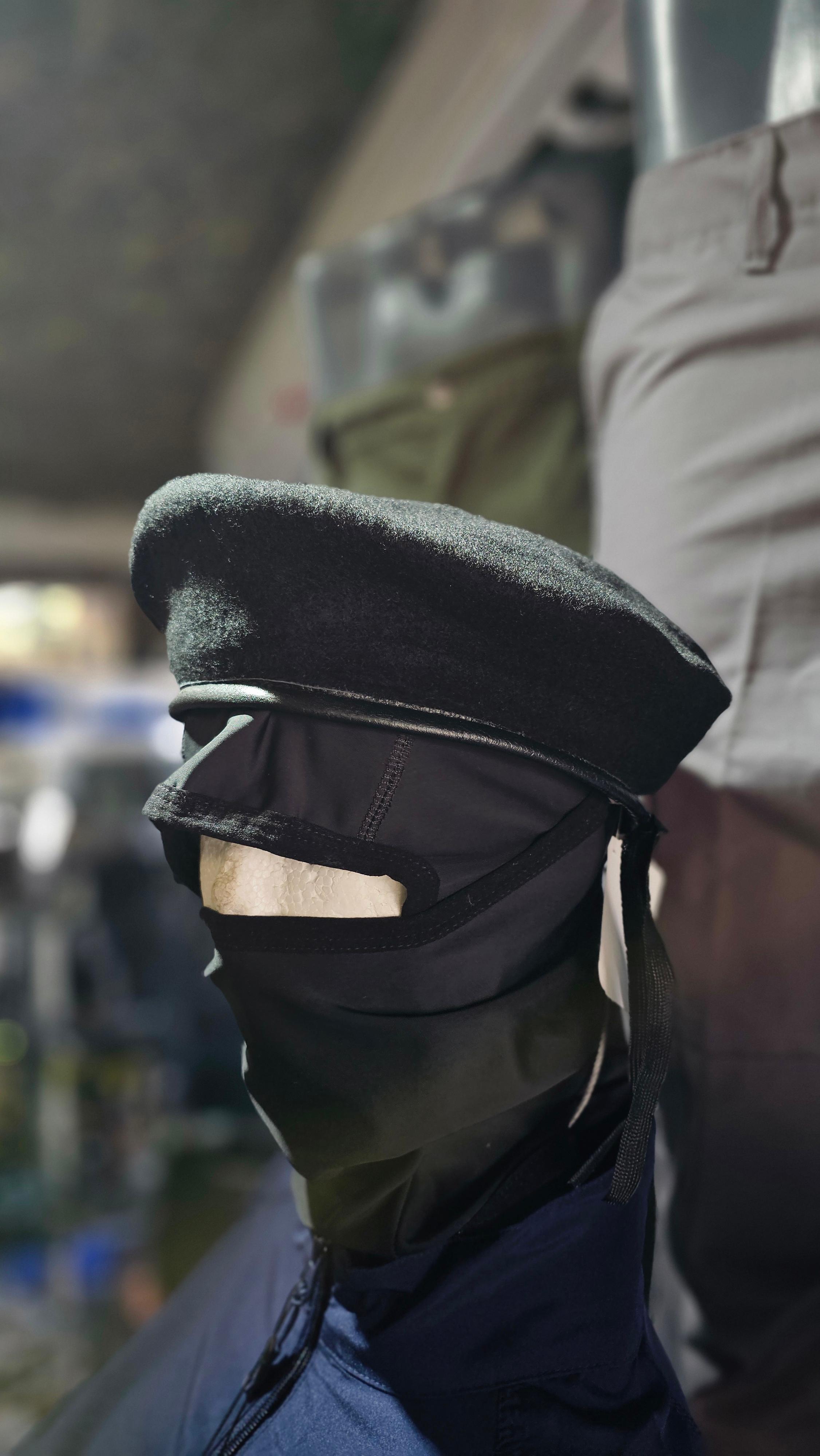 Miniatura 2 de Boina negra