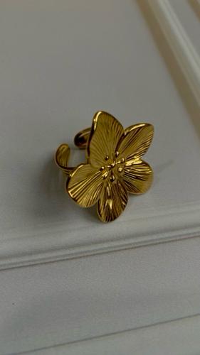 Anillo acero flor
