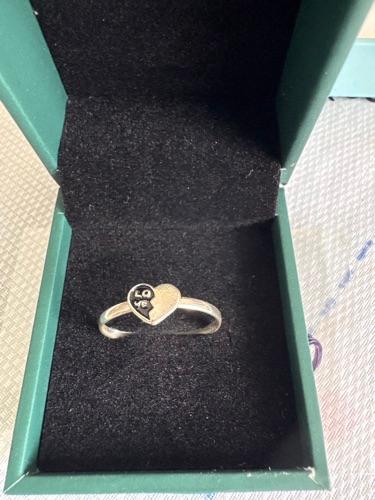 Anillo de corazón sencillo