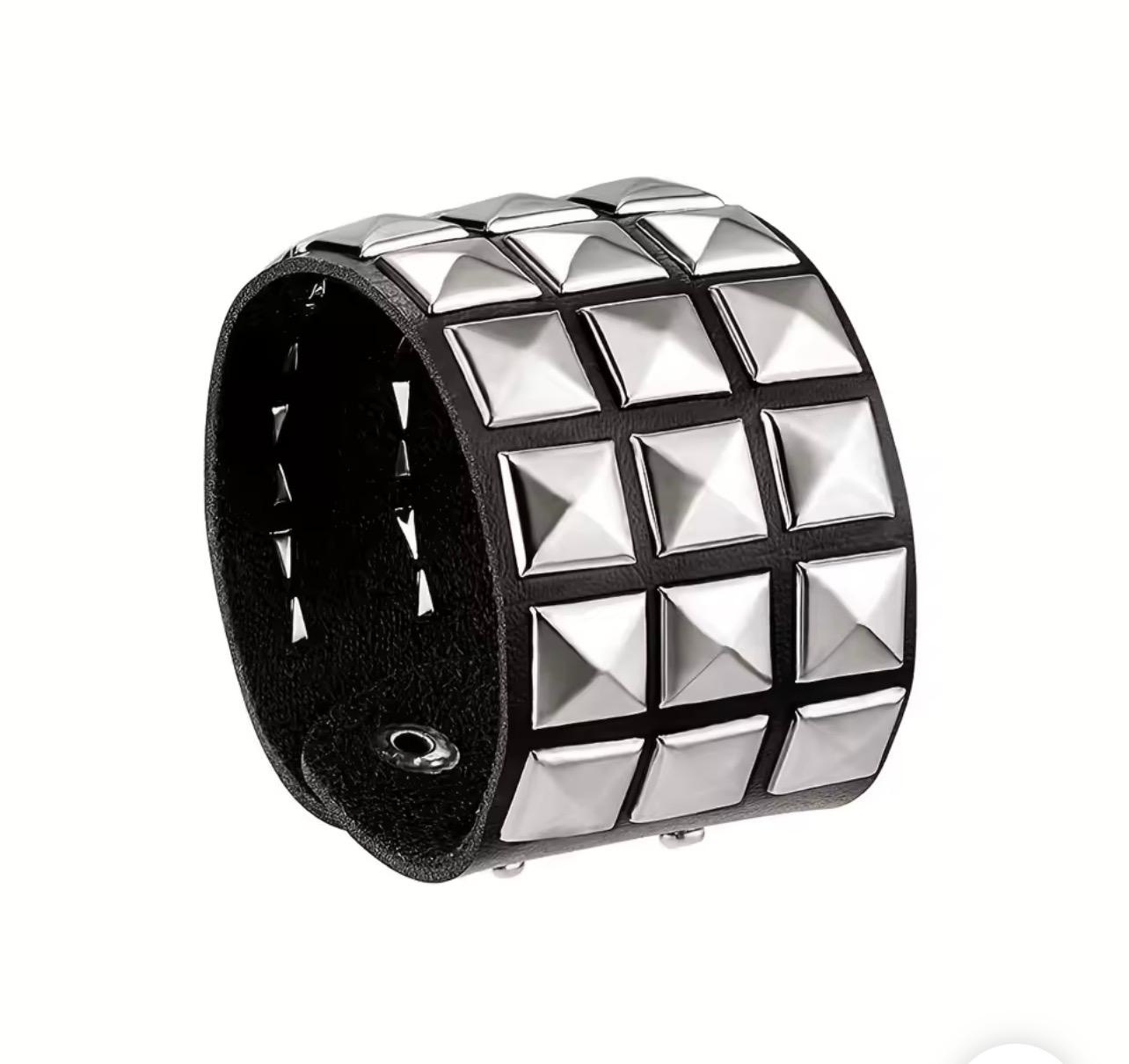 Brazalete con Tachas Triple