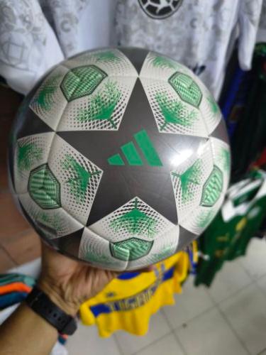 Balón Adidas Munich 25
