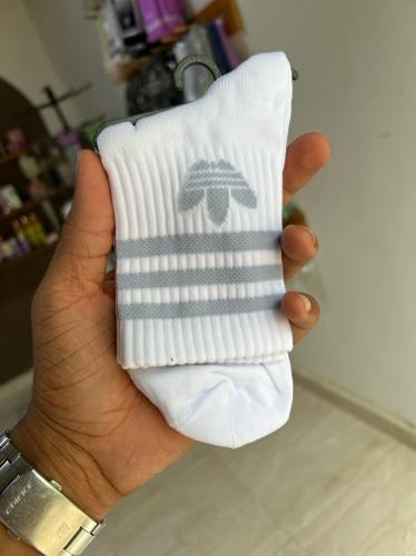 Adidas 3/4 blancas gris azulado